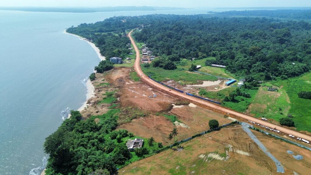 Réalisation de l'étanchéité de la route Ntoum–Cocobeach au Gabon