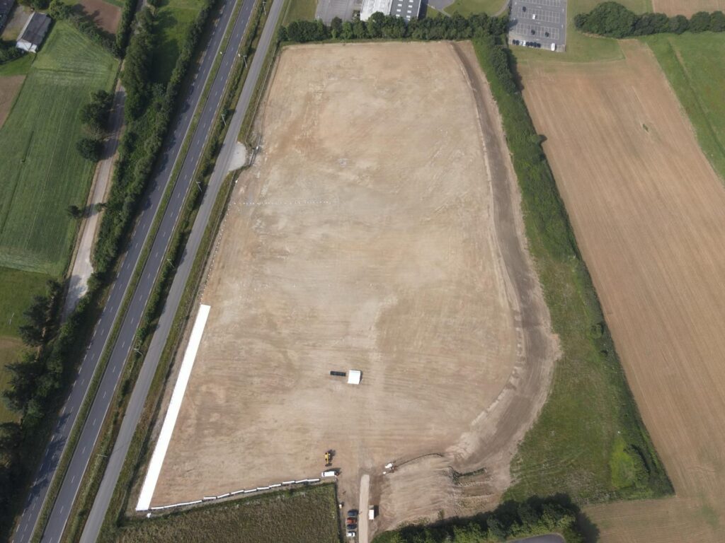 confinement terres polluées avec étanchéité par géomembrane sur site pollué à Loudeac 1