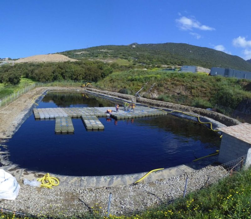 Pose de couverture flottante en PEBD sur bassin lixiviat plein – étanchéité par géomembrane 5